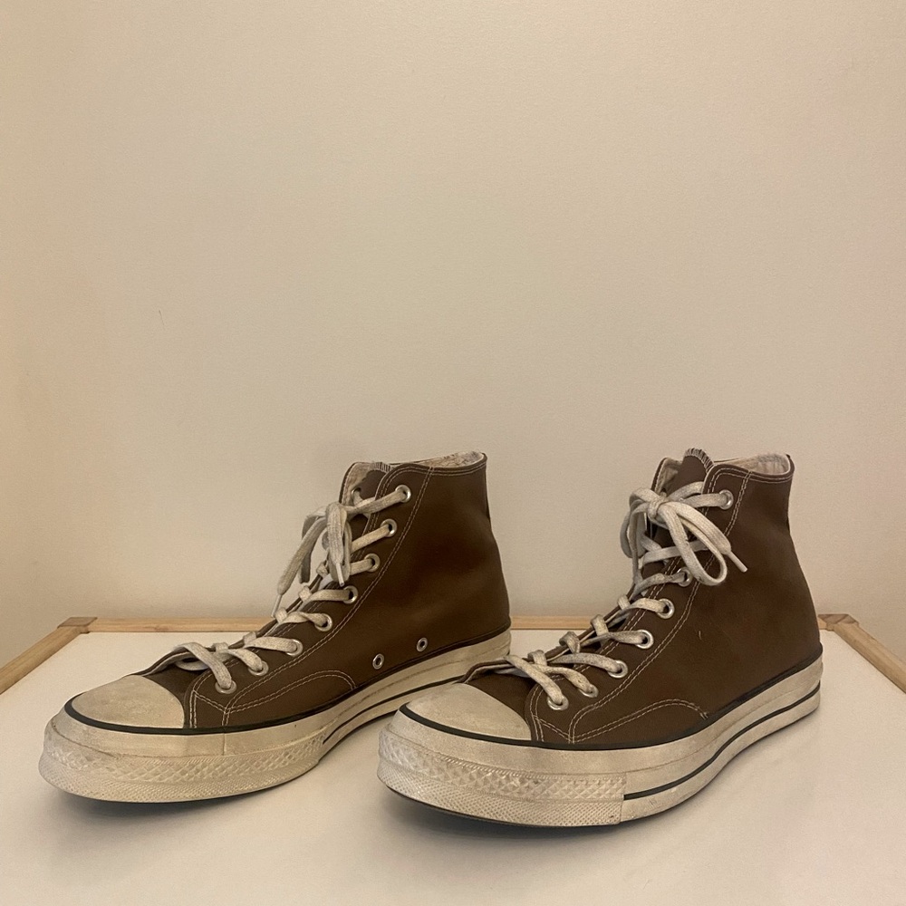 CONVERSE CHUCK 70 HI WORN-IN SNEAKERS IN CLASSIC TAUPE